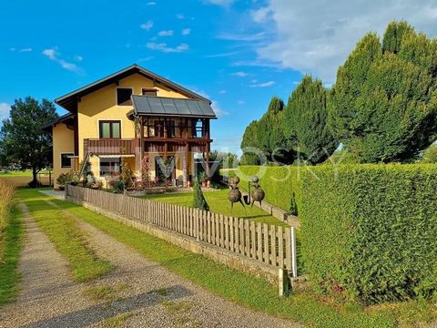 Extremely well-kept property on 593 sqm of land, with 3 residential units - a true space miracle! Built in 1952 and expanded in several stages over the decades, this residential building on the outskirts of Attnang-Puchheim has been modernized/renova...