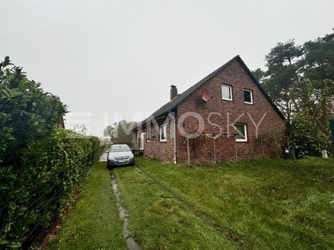 Herzlich Willkommen! Einladendes Einfamilienhaus mit großem Garten und umfassenden Modernisierungen! Dieses charmante freistehende Einfamilienhaus bietet auf ca. 224 m² Wohnfläche und einem großzügigen Grundstück von ca. 1.188 m² alles, was Sie sich ...