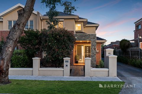 Street-fronted and beautifully presented, this alluring townhome in the heart of Pascoe Vale delivers a family lifestyle of low-maintenance perfection with its spacious and versatile floorplan, long list of features and impeccable presentation from b...