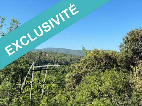 En Exclusivité Safti Lorgues:(83) dans un hameau , en pleine verdure et à la vue imprénable, venez découvrir ce joli terrain de 2065 m² situé en position dominante . Viabilités en bordure Les informations sur les risques auxquels ce bien est exposé s...