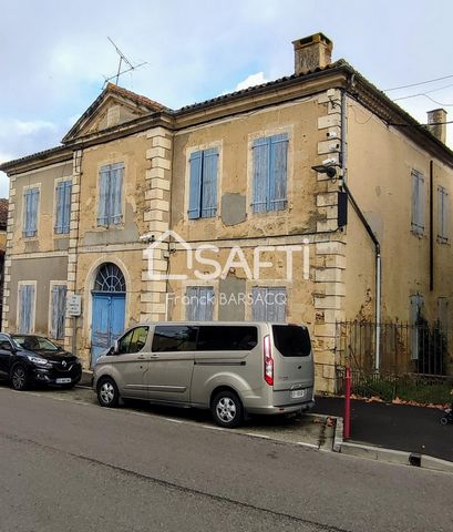 Situé à Cazaubon, cet immeuble à restaurer totalement offre un cadre pittoresque en Gascogne. La ville, réputée pour ses thermes et son atmosphère paisible, attire les amateurs de nature et de culture. Les commodités locales et les commerces de proxi...