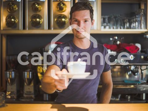 Profitez dune opportunité unique au cur dAgen : ce bar avec petite restauration, situé dans un emplacement stratégique, allie rentabilité, convivialité et potentiel de développement. Les Points Forts : Emplacement Premium : en plein centre-ville, dan...