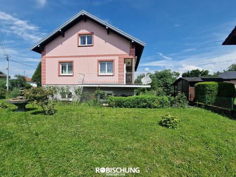 Dieses 186 m2 große Haus in einem erhöhten Bungalow befindet sich in CARSPACH und bietet einen großzügigen und funktionalen Wohnraum. Bei Ihrer Ankunft werden Sie von einer geräumigen Eingangshalle begrüßt, die Sie einlädt, die verschiedenen Räume di...