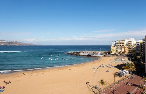 Confortable et belle maison de vacances avec une magnifique terrasse donnant sur la mer et la plage de Las Canteras, à Las Palmas de Gran Canaria. La propriété est gérée par Canariasgetaway, visitez notre propre site Web pour vous tenir au courant de...