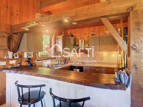 Située dans le charmant village de Coustouges (66260), cette villa 4 faces datant de 2000, bénéficie d'un cadre de montagne paisible, offrant une atmosphère sereine et une vue panoramique. À l'extérieur, la maison dispose d'une terrasse et d'un balco...