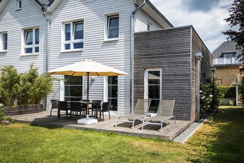 Het mooiste huis in Heiligenhafen. Zeer rustig, centraal en voorzien van alle comfort. Sauna in huis, oven, prima keuken en zes comfortabele bedden.