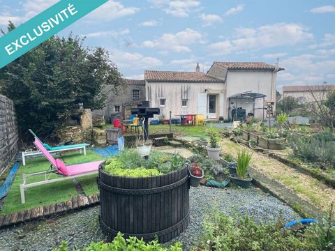 Située à La Réorthe, cette charmante maison de plain pied offre une luminosité naturelle agréable tout au long de la journée. Ce bien profite d'un emplacement pratique puisqu'il est situé à 5 minutes de Sainte Hermine, 20 minutes de Luçon, 50 minutes...