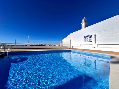 2 bedroom apartment with pool in Rua da Oura, close to the beach Location: Excellent location on Rua da Oura, just 850 meters from the beach. Apartment features: Entrance hall Balcony: Ideal for relaxing Kitchen: Separate kitchen Bedrooms: Both bedro...