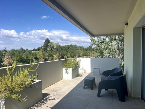 NARBONNE - EXCLUSIVITE - APPARTEMENT 2 CHAMBRES AVEC TERRASSE VUE SUR LE CANAL