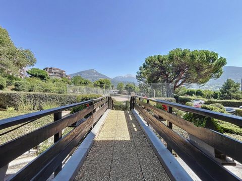 Superbe appartement proche du plan d'eau avec vue Lac