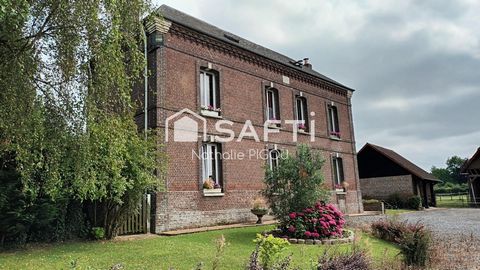 Corps de ferme en Normandie en bordure de forêt