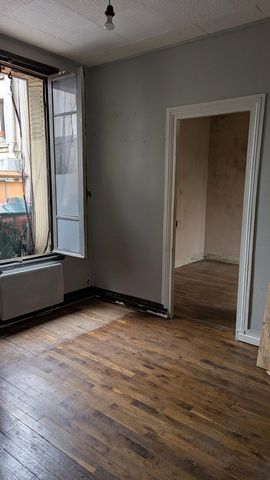 LE BOURGET Appartement T2, 27m2, 1 chambre, 1 cuisine, 1 salle d'eau, 1 wc travaux à prévoir