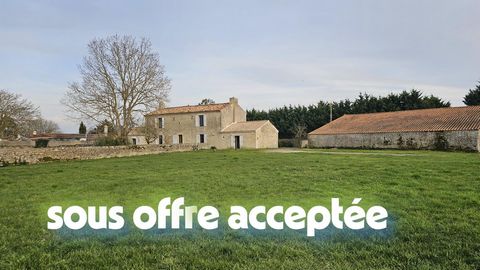 Jolie maison en pierre et ses dépendances