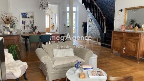 Belle maison T9 centre de Luçon