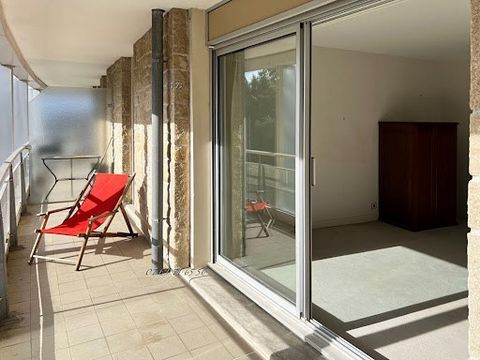 DINARD (35800) - Appartement de type studio. Prix : 181.700 euros. Honoraires : 3,83% TTC inclus à la charge de l'acquéreur, soit 175.000 euros hors honoraires. Dans une résidence très prisée, ce studio d'une surface de 24,16 m2 Carrez profite d'une ...