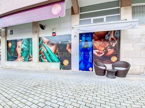 Découvrez cet incroyable institut de beauté à Cruz de Pau - Seixal, d'une superficie de 97m². Cet espace offre un emplacement privilégié et un environnement paisible, idéal pour votre entreprise de beauté. Profitez de la vue sur la ville et de l'acce...