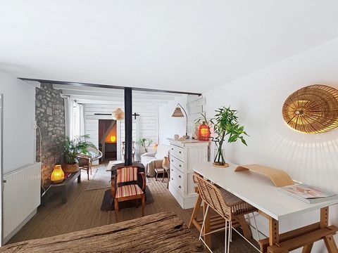 Maison de charme avec trois chambres et un grand terrain avec piscine exposée plein sud