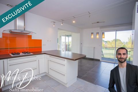 Saint-Pavace : Maison d'exception avec dépendance vue dégagée sur 4000m2