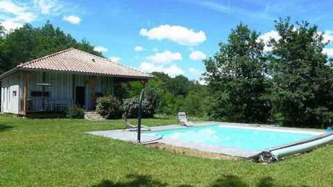 Maison en bois avec piscine