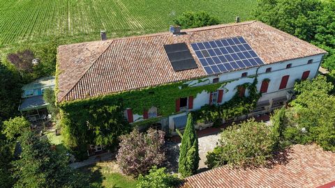 Demeure avec salle évènementielle, piscine intérieure, parc et dépendances