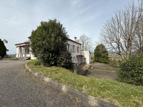 Ensemble immobilier exceptionnel à Pujols