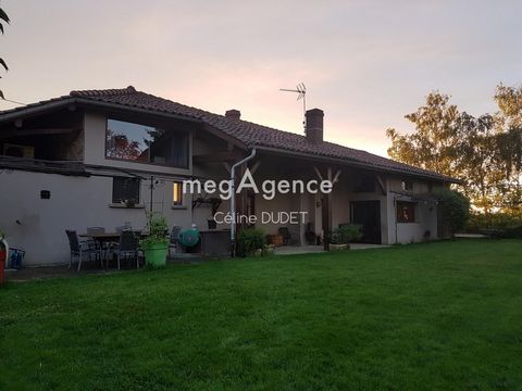 Ferme rénovée avec dépendances sur un terrain de 2,4 hectares