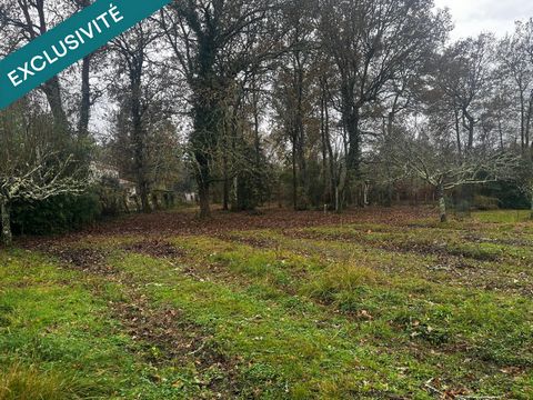 Terrain constructible de 1692 m²