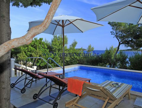 Gorgeous villa for sale, located near Vela Luka on the island of Korčula. It stands on the plot of 380 sq.m. and spreads over two floors with terraces and balconies. The ground floor consists of a living room, kitchen with dining area, master bedroom...