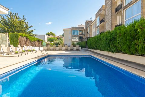 Disfruten de unas inolvidables vacaciones de playa en este bonito apartamento a 290 metros de la playa de Port de Pollença. Tiene piscina compartida y capacidad para 4 personas. El complejo en el que se situa el apartamento ofrece una gran piscina de...