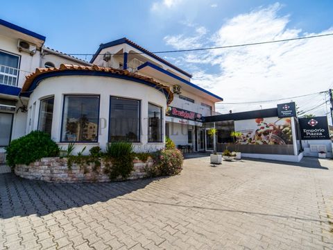 Commerce in the center of Charneca da Caparica with a 7% yield Building in the center of Charneca, with yield 7% yield associated. Composed of 3 restaurants operating, there is also a residential, with a total area of 659m2. The residential's heated ...