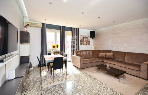 PARABITA - LECCE - SALENTO In Parabita, in a central and well served area, near the city park Aldo Moro and a large parking area, we offer for sale a completely renovated apartment of about 123 sqm that is on the second floor in a small building with...