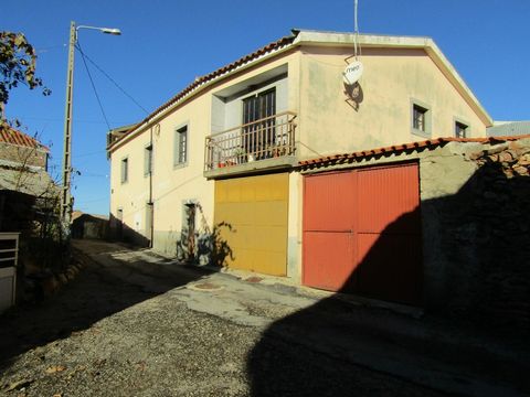 House with four bedrooms and garage in Castanheira, Mogadouro. House of two floors, composed of four bedrooms, one of them suite, located in the floor plan of the R / ch, kitchen, living room, two wc's and garage for 2 cars. Property located in the v...