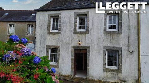 T135183FCL29 - This is a good opportunity to purchase a great little semi detached cottage (without a garden) in the lovely village of La Feuillée. This property has a large room with a kitchen / diner on one side and a lounge on the other, a shower ...