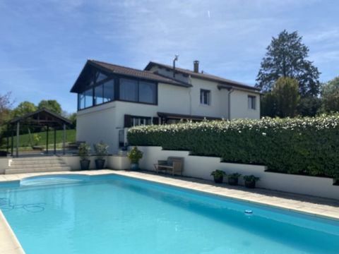 The house is situated in an enviable position with fabulous views of the countryside, but only a few minutes walk from a popular Quercy village. It has 4 bedrooms, 3 bathrooms and a flat with 1 bedroom, sitting room, kitchen and shower room. The main...