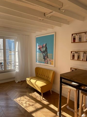 In the heart of Paris, the apartment is located in a charming Faubourg building from 1850, totally renovated in 2022. Situated on the 5th floor without elevator, the flat is very light and has a fully equipped bathroom and kitchen as well as a washin...