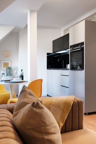 FEEL GOOD PERMANENTLY. In the middle of it - instead of just being there: Our apartments in Hagens shopping street. Experience our centrally located apartments in Hagens shopping street. The practical and comfortable furnishings will make your long-s...