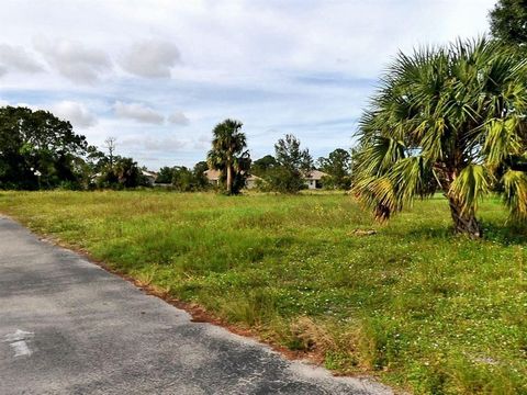 1 acre cleared vacant commercial property featuring good elevation and drainage. Seller has paid significant fees for sewer lift station and water connection and property now has city water and sewer service. Location is perfect, right off busy Port ...
