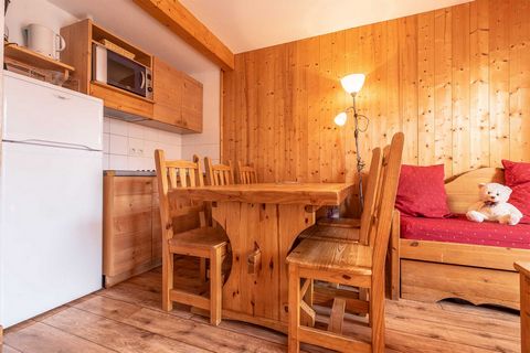 These guest accommodations are located in traditional wooden chalets in the heart of the village of La Feclaz. There are a total of 40 chalets containing 90 very comfortable apartments and studios. The complex also has a 6 x 12m heated swimming pool,...