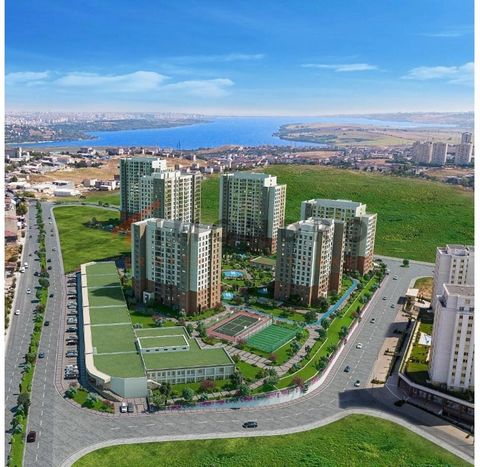 Lägenheten till salu ligger i Avcılar. Avcilar är huvudstad i Istanbul. Omgiven av Marmarasjön och sjön Kucukcekmece finns nöjeskaféer, restauranger, olika sjukhus, apotek, skolor, offentliga basarer, bankomater, stormarknader, butiker, busshållplats...