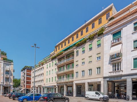 APARTMENT - COMO CENTER Large newly renovated apartment, with parking space and cellar, in the historic center of Como. The apartment is located on the sixth floor of an elegant building with concierge in the bright Piazza Perretta, a few hundred met...