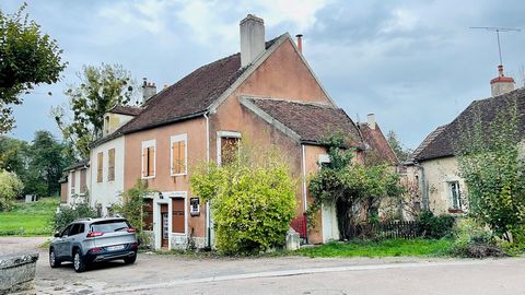 Exclusively in your agency EXPERTIMO, in the heart of VILLIERS-SUR-YONNE, near the canal, come and visit this country house currently rented at the price of 66 000 € F.A.I. This house welcomes you on the ground floor in its living room with decorativ...