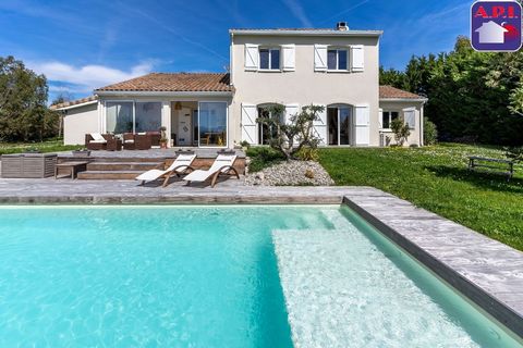 T7 VILLA WITH VIEW PYRENEES Nailloux, in a quiet environment, with a panoramic view of the Pyrenees, not overlooked. Come and discover this beautiful family villa from 2004, with a surface area of approximately 165m² which consists of an entrance, a ...