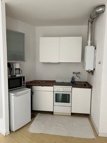 The apartment in question can be moved into immediately. There is a lovely room here for you to freely develop. The property can be easily reached via an elevator. Particularly noteworthy is the balcony, where you can relax wonderfully from everyday ...