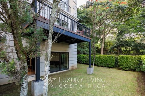 Tranquil Peaks Haven This exceptional three-story apartment is located in the exclusive Acrópolis condominium in Jaboncillos de Escazú, minutes away from La Paco shopping center, Multiplaza Escazú, Avenida Escazú, and Distrito 4. Surrounded by beauti...