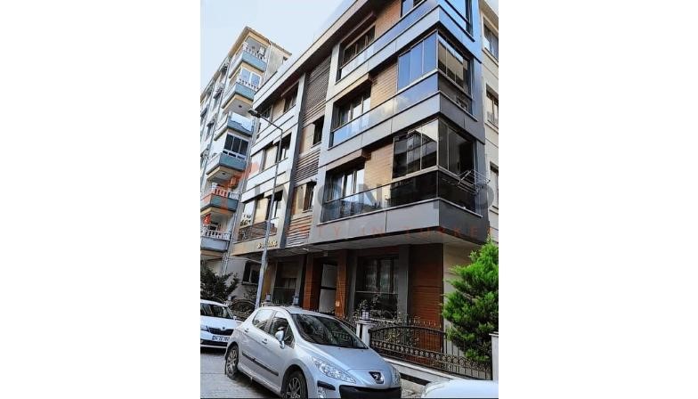 Appartement te koop is gelegen in Kucukcekmece. Kucukcekmece is een district in de Europese provincie Istanbul. Het is gelegen aan de westkust van Istanbul, aan de oevers van de Zee van Marmara. Het ligt op ongeveer 30 km van het centrum van Istanbul...