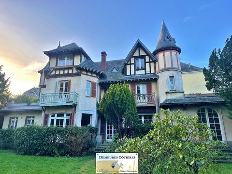 In the heart of Etretat, in one of the most sought-after streets of Etretat, close on foot in 5/6 minutes, shops, restaurants, the beach, etc..., magnificent villa built in 1870 and then modified in 1930 called 'Villa LES CAMPANULES'. The villa LES C...