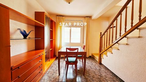 STAR PROP a le plaisir de vous présenter cette propriété située dans le pittoresque centre de Llançà. Si vous recherchez un endroit tranquille pour vivre dans l'une des zones les plus charmantes de Llançà, ne cherchez pas plus loin ! Chez STAR PROP, ...
