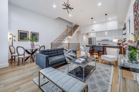 BUYER RECEIVES $2500 CLOSING CASH & BUYER'S AGENT RECEIVES $2500 COMMISSION BONUS BY 3/20! Brighten your everyday with this brand new home in the heart of Jersey City’s fastest growing neighborhood. Settled in beautiful Journal Square, the three bedr...