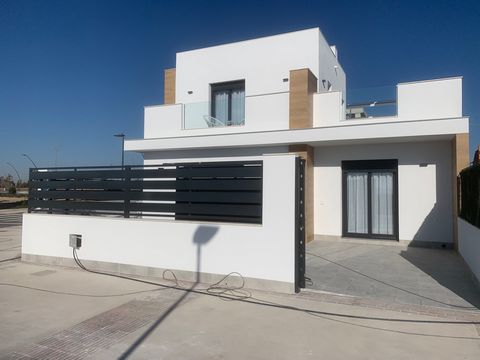 2 level 3 bed 2 bath detached villas with pool for sale on a gated community close to Roldan, Murcia. Access is via either a single pedestrian gate or vehicular gate, offering off road parking for 1 car. To the front aspect is the private swimming po...