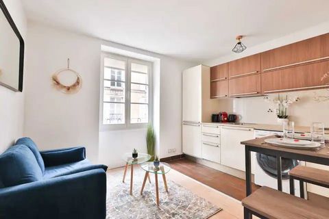 Welcome to Paris! We are delighted to welcome you to our apartment in the heart of Paris, in the famous MARAIS district. The space This one-bedroom apartment is located on the 3rd floor with elevator of a building close to the famous Marché Couvert d...